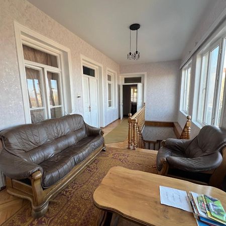 Guesthouse Lilia &Wine Celler Telavi Exterior photo