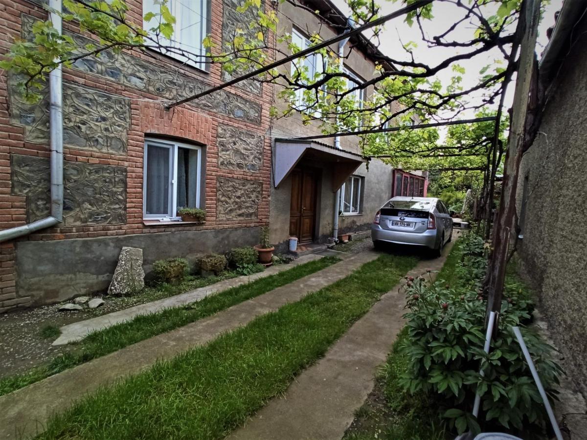 Guesthouse Lilia &Wine Celler Telavi Exterior photo